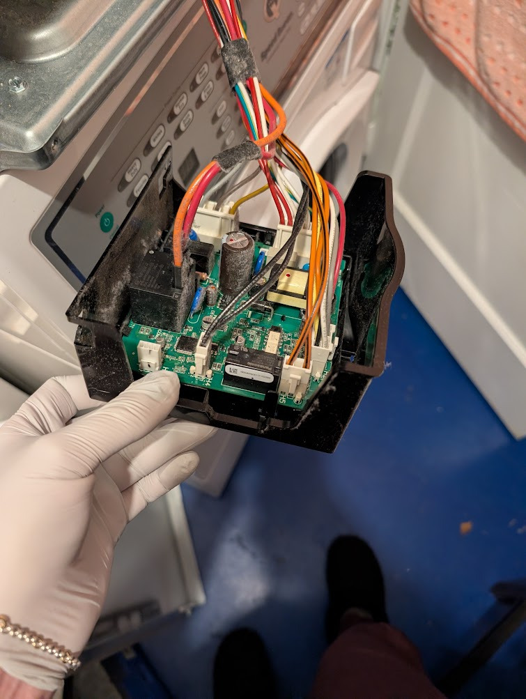 A better look at the wiring of the old board